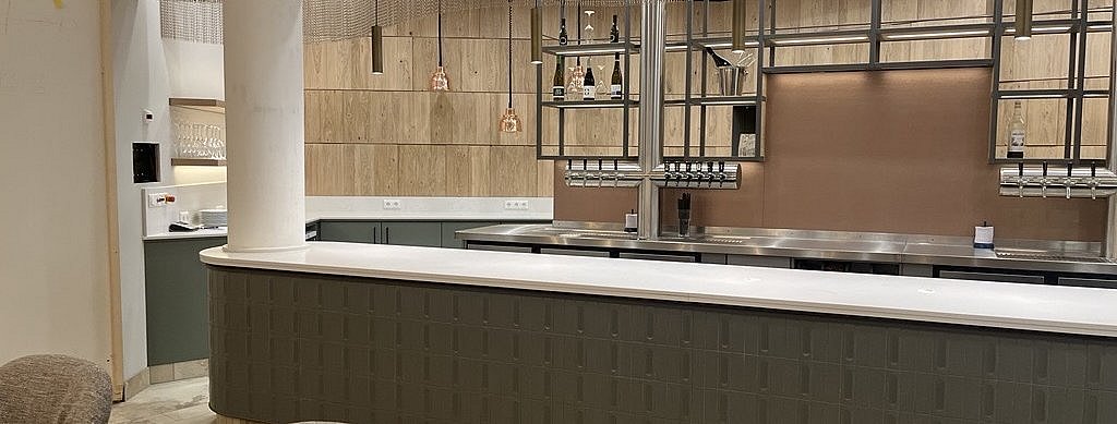[Translate to Englisch:] Neue Theke im H2O Herford